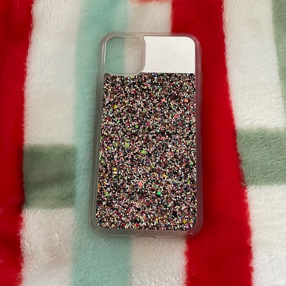 11 or 12  iPhone it has different color sparkles on it - Picture 1 of 4